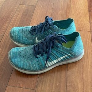 Womens Nike Flyknit Shoes